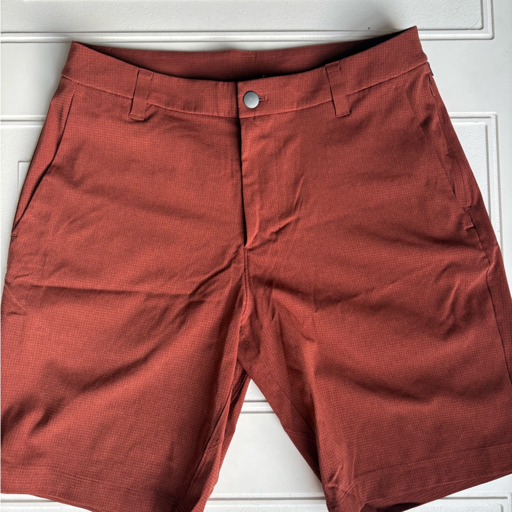 Lululemon Men’s Commission Classic Fit 9” Shorts Rust Orange Size 30